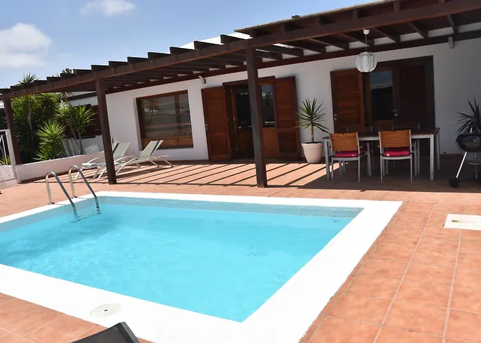 Happy Con Piscina Privada فيلة